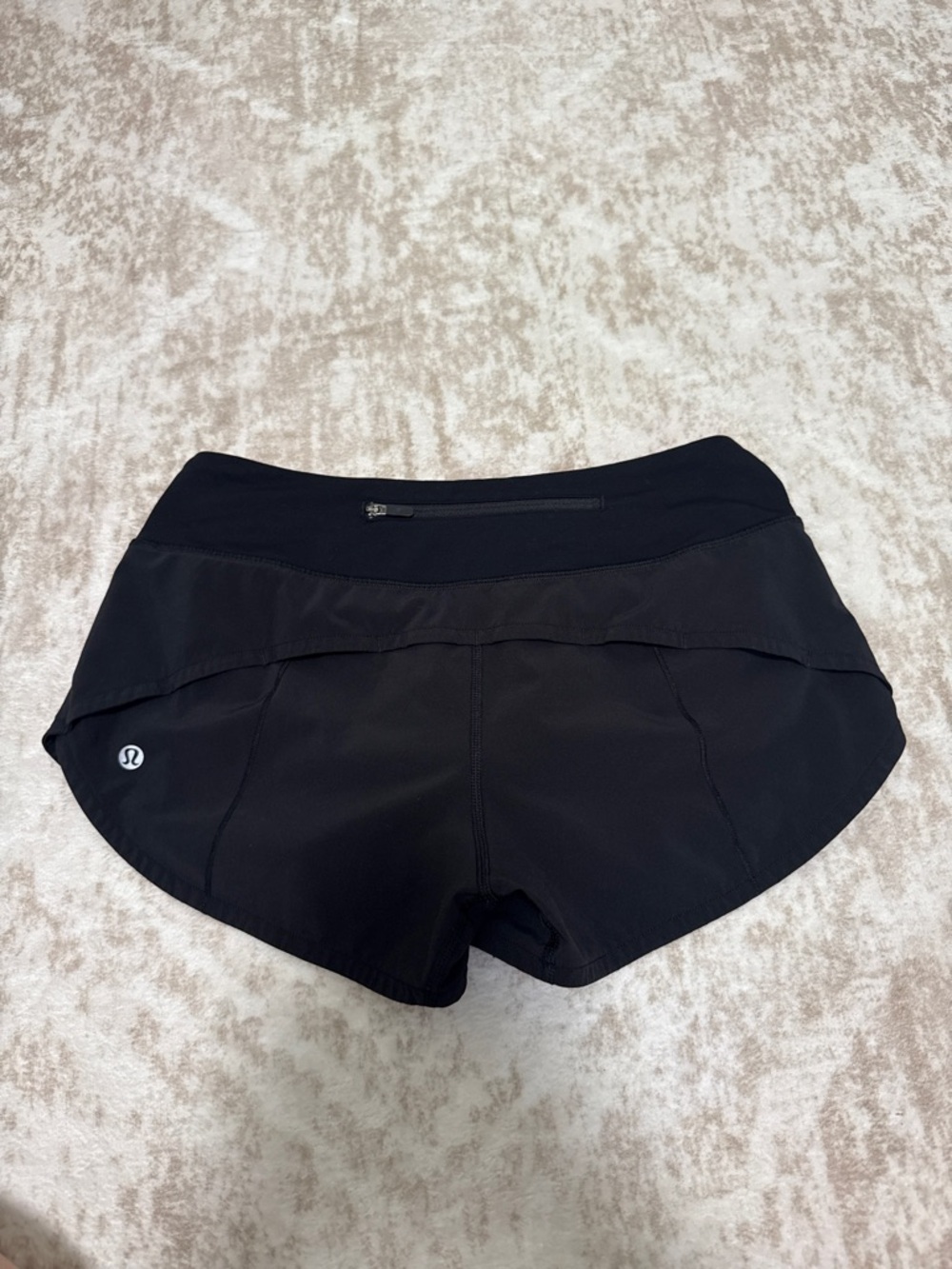 Lululemon Speed Up Shorts Low Rise 2.5” Black Size 4 - Picture 2 of 4